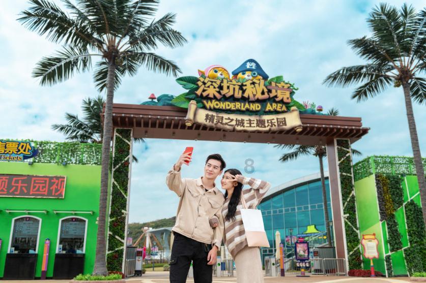 黄狗睡觉睡一半被喵压床，眉头紧皱以为做恶梦：身体怎么这么重