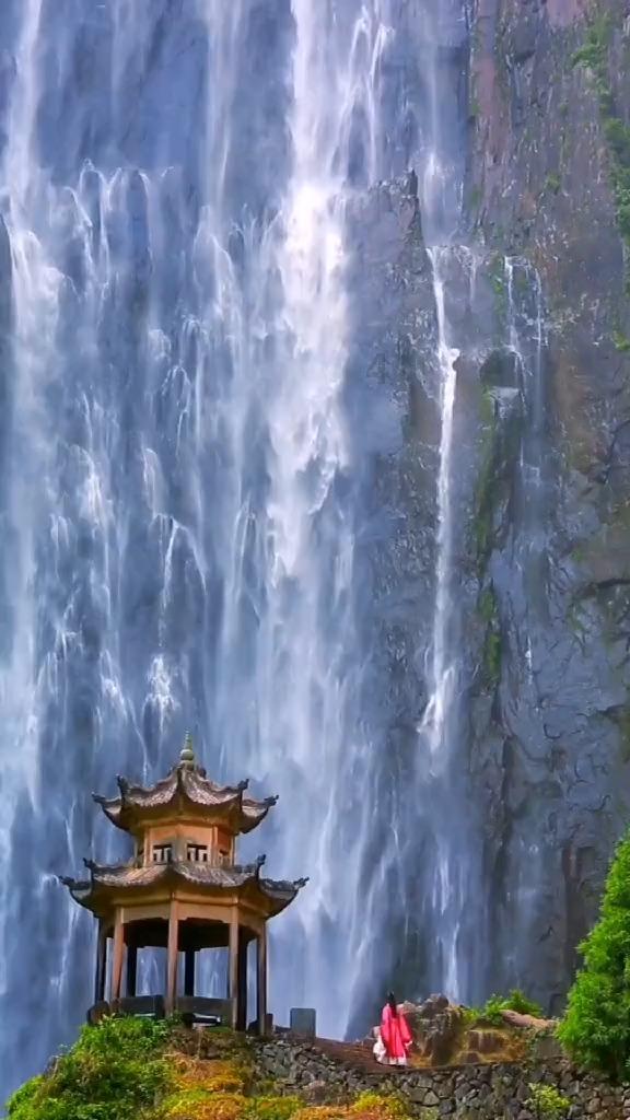 逃出诡异堡垒